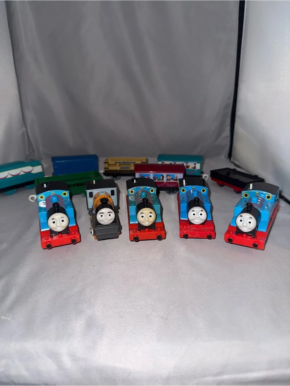 LOT OF 12 PIECES TOMY THOMAS & FRIENDS TRACKMASTER TRAINS from 2009